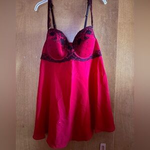 Vintage 2000s Cacique Red and Black Lace Chemise